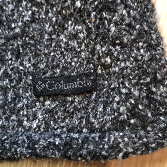 SOLD Columbia Sweater in Heathered Charcoal Gray - Picture 6 of 9